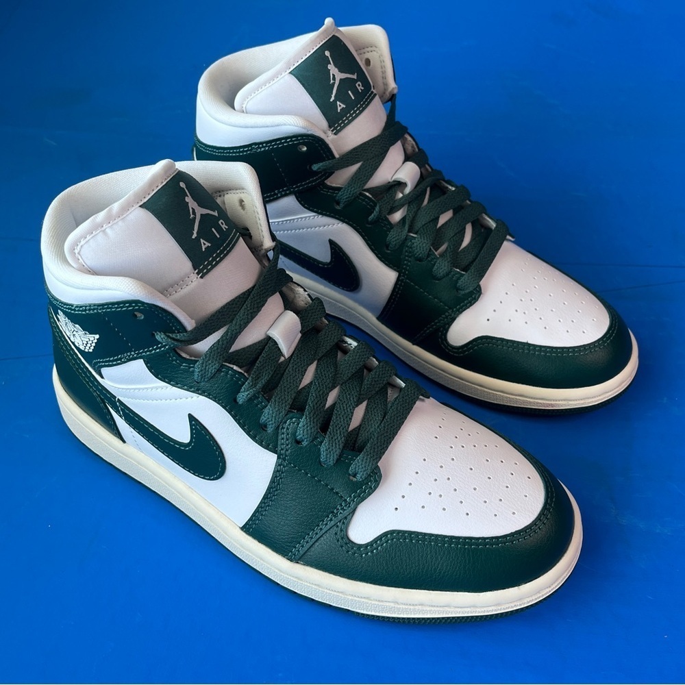 Jordan 1 
Women’s
Oxidized green
Brand new